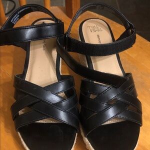 Time and Tru Women's Black Strappy Sandals